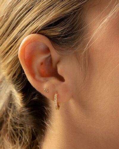 Candonga fina con circones, en oro laminado 18k